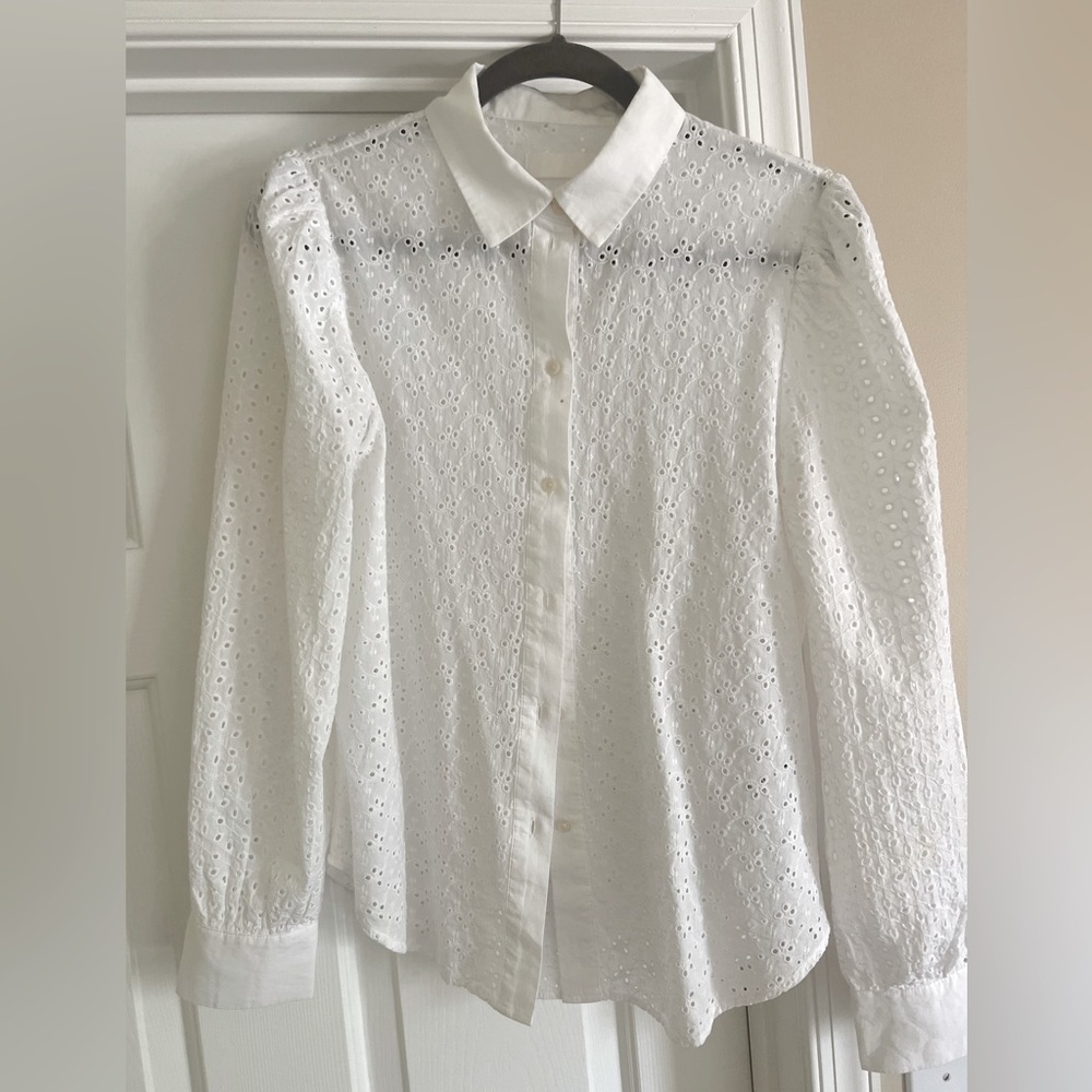 7 for all Mankind white eyelet blouse with puff sleeve and a little stretch.